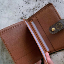 Load image into Gallery viewer, LOUIS VUITTON Papier Zippe Wallet