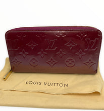 Load image into Gallery viewer, Louis Vuitton zip wallet