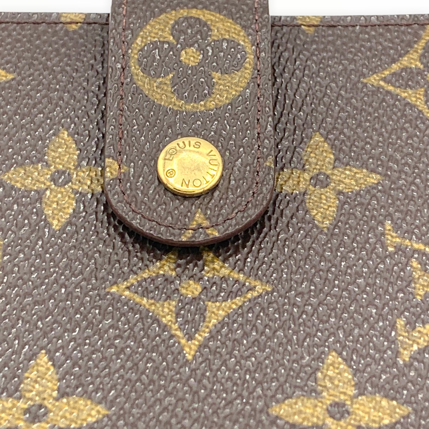 Louis Vuitton Vintage Monogram Canvas Porte Papier Zipper Wallet (SHF- –  LuxeDH