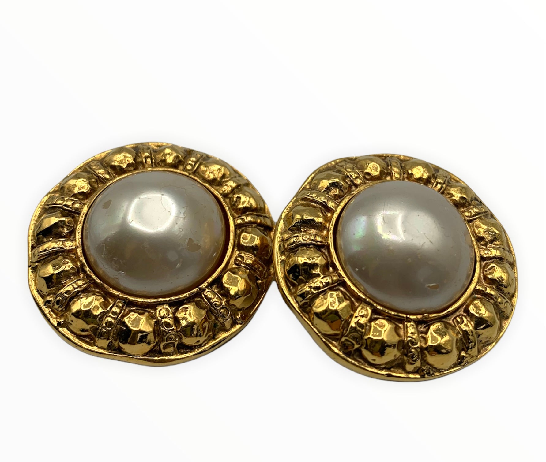 Chanel Pre-owned 1986 Faux-Pearl Clip-On Earrings - Gold