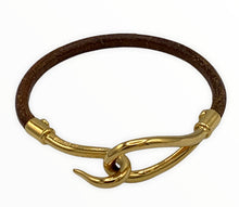 Load image into Gallery viewer, Hermes leather bracelet 