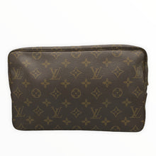 Load image into Gallery viewer, louis vuitton toiletries bag