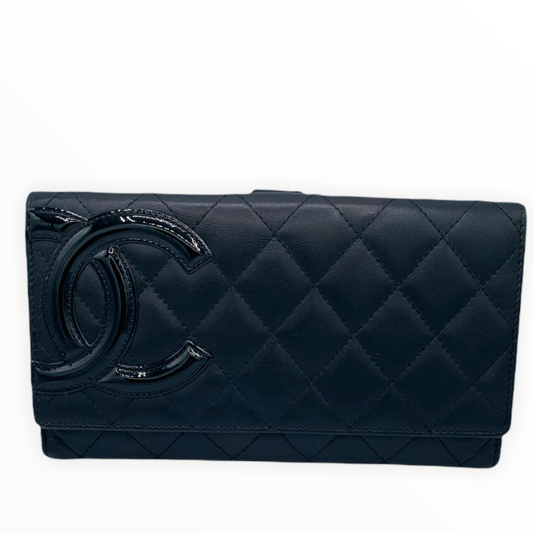  Chanel, Pre-Loved Black Quilted Calfskin Cambon Wallet, Black :  Luxury Stores